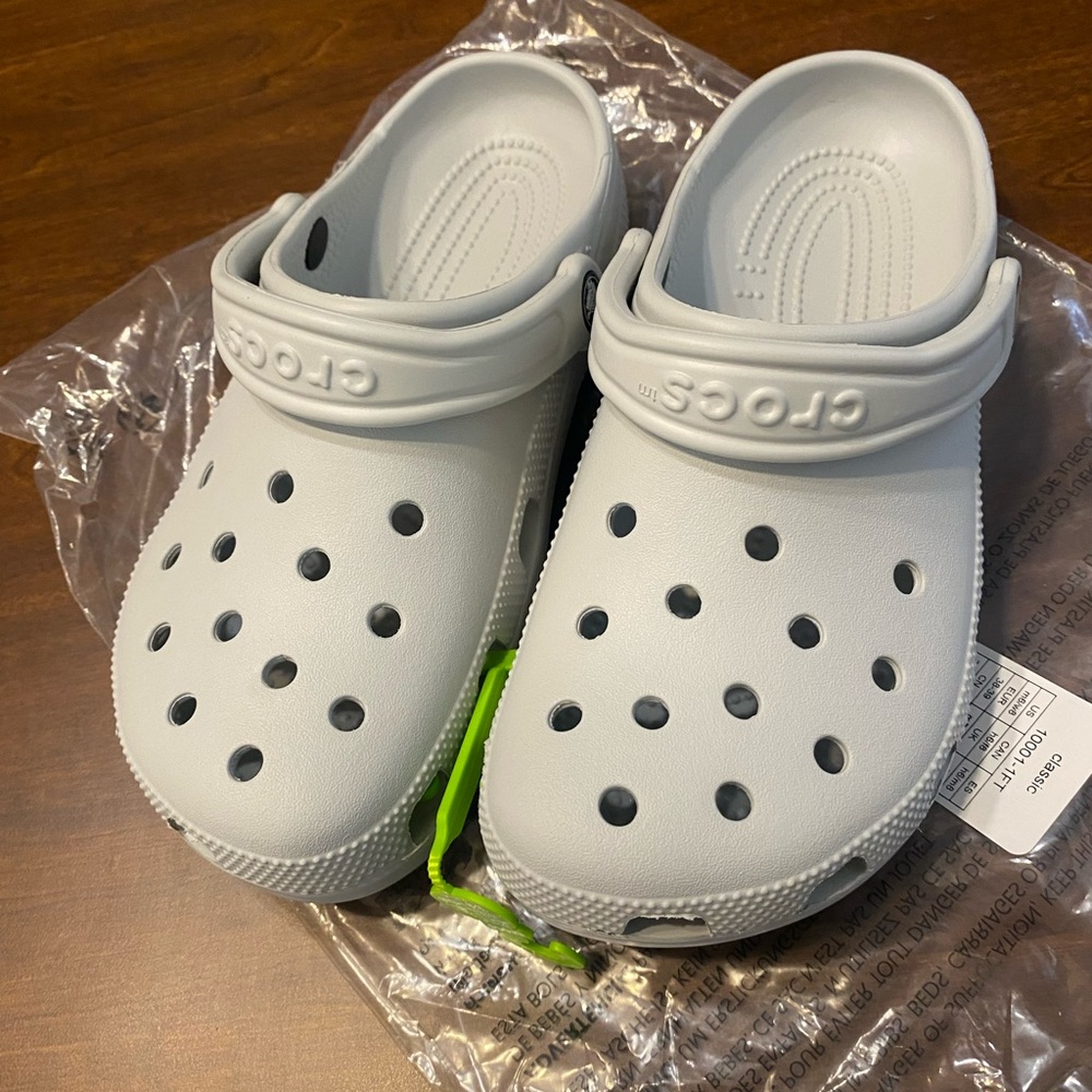 Crocs Classic Clog - Woman’s Size 8 - Picture 3 of 5